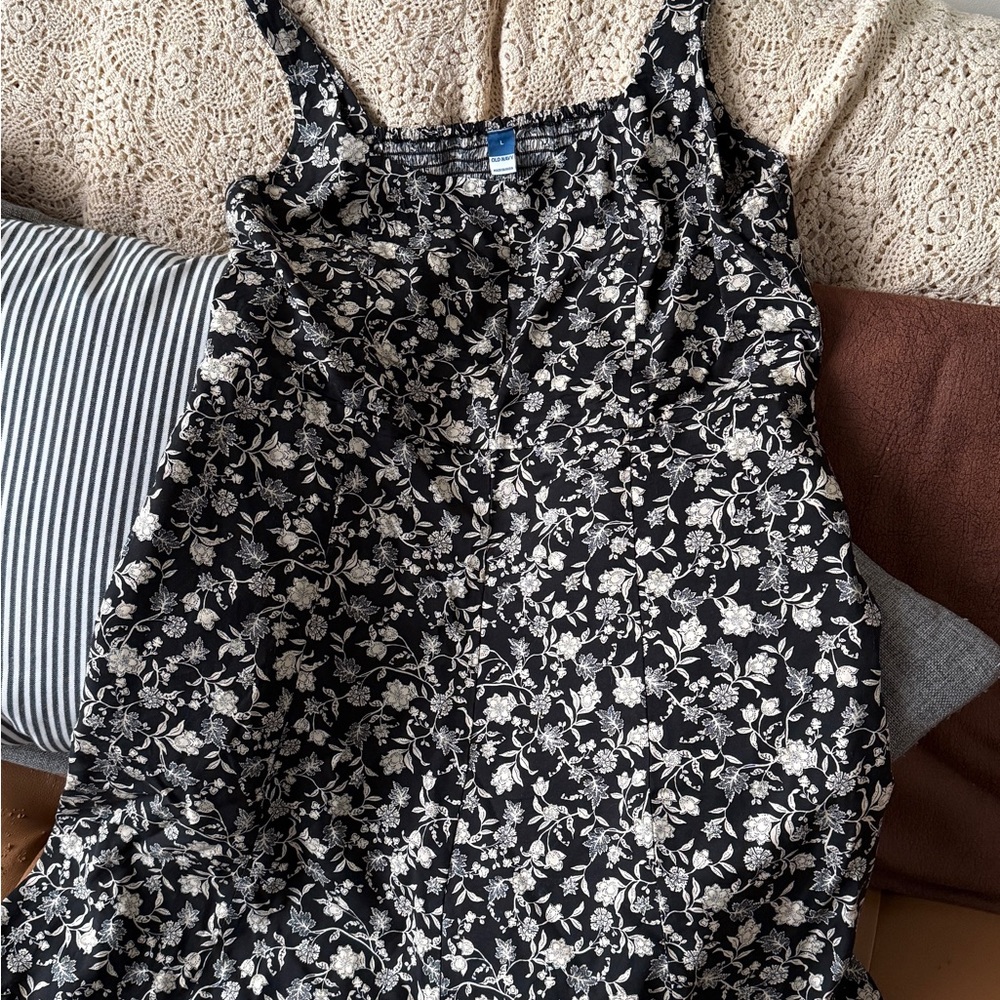 Old Navy Black and Cream Floral Midi Dress